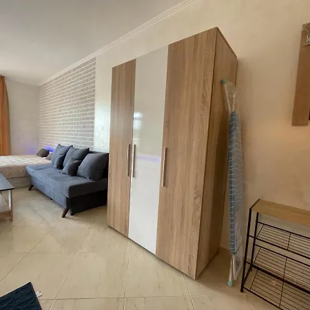 Διαμέρισμα Modern With Pool & Balcony By Flat Mаnаger