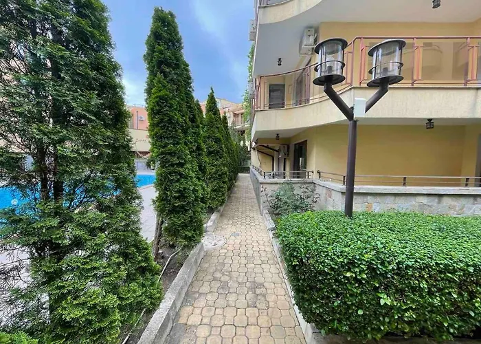 Modern With Pool & Balcony By Flat Mаnаger Апартамент